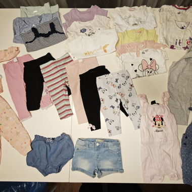 Stock di abbigliamento per bambini, taglia 74