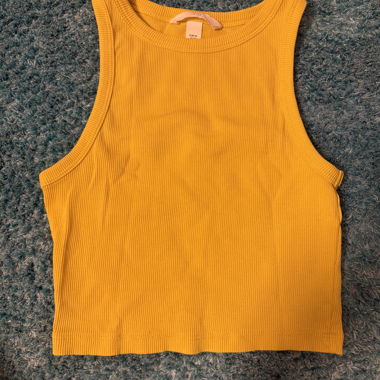Top jaune