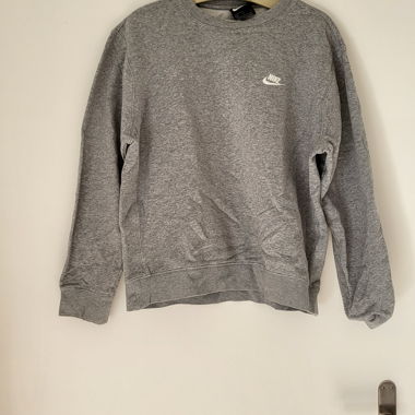 Nike sweatshirt