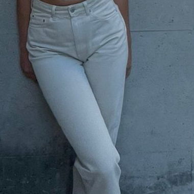 Beige High-Waist Jeans