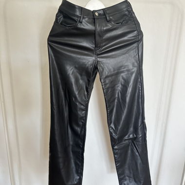 Black faux leather pants Gr. 34