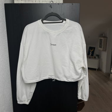Weisses Cropped Sweatshirt mit Aufdruck