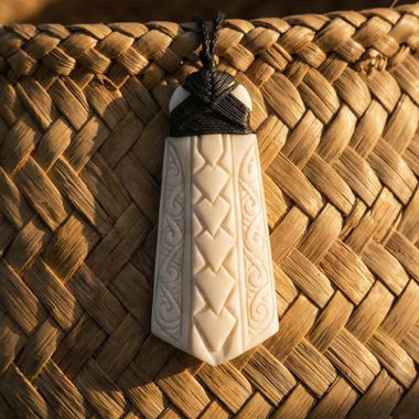 Māori-Kette - handgemacht - Kraft und Entschlossenheit