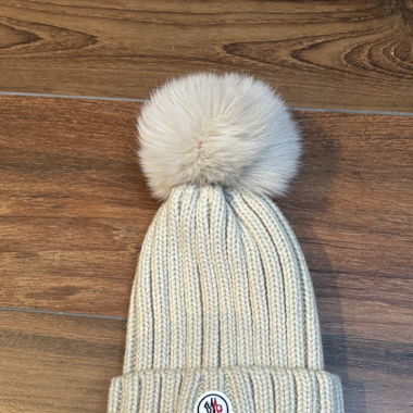 Moncler-Strickmütze mit Bommel