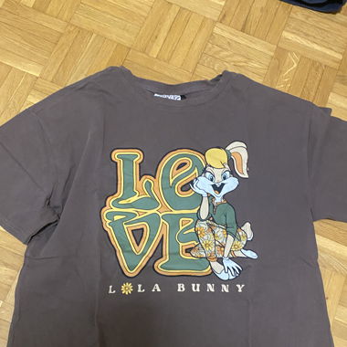 Neues Braunes Shirt Love