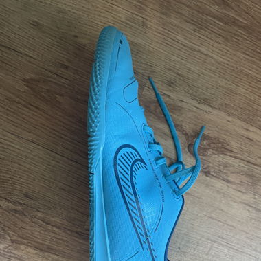 Indoor football boots 