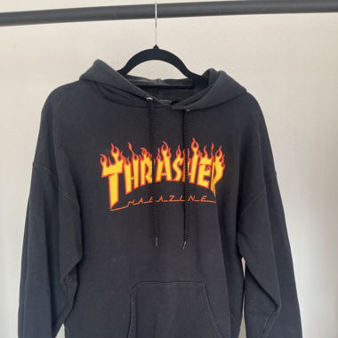 Trasher Hoodie black