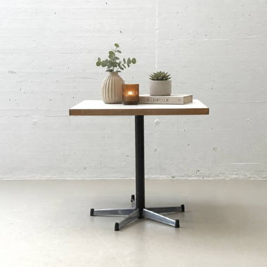 Table bistrot Mid-Century sobre avec piètement étoilé