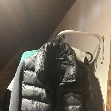 schwarze (kurze) Jacke