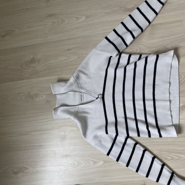 Pull blanc et noir 