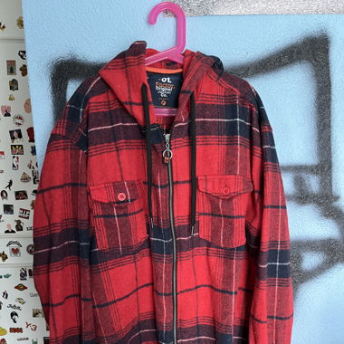 karierte Jacke