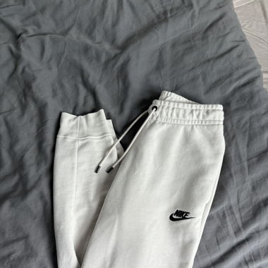 Weisse Nike Trainerhose Damen