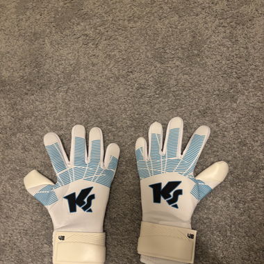 Keepersports Torwarthandschuhe (Fussball)