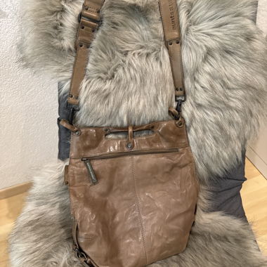 Sac bandoulière en cuir de Aunts and Uncles