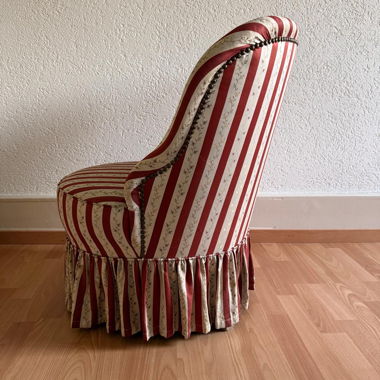 Poltrona bergère a righe rosse