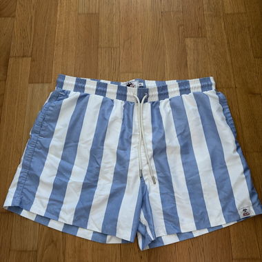 Gestreifte Badeshorts