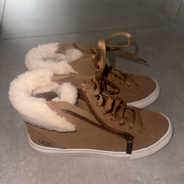 UGG W ALAMEDA MID ZIP