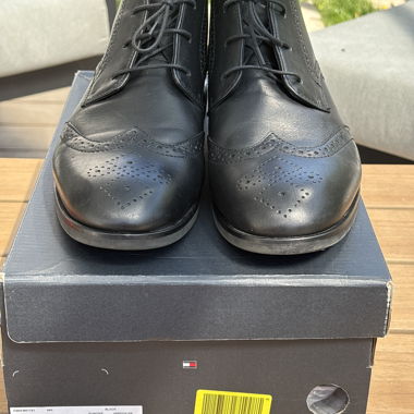 Chaussures élégantes noires Tommy Hilfiger