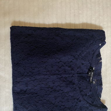 Haut bleu foncé en dentelle 