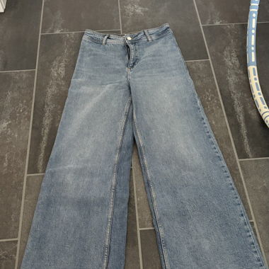 Loose High-Waist Jeans