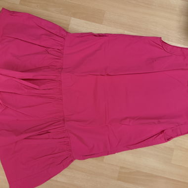 Abito rosa senza maniche