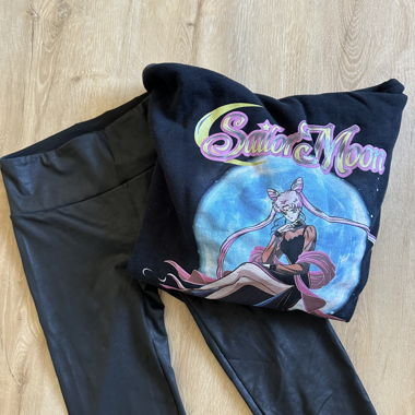 Bershka Hoodie Anime