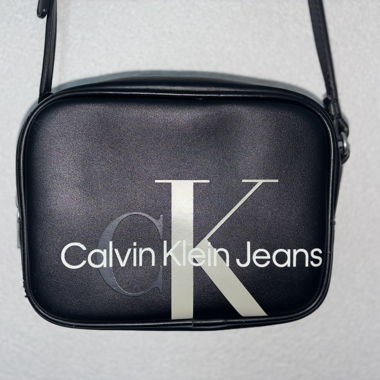 Calvin Klein Jeans Umhängetasche schwarz