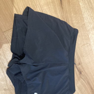 Schwarze Sporthose nike