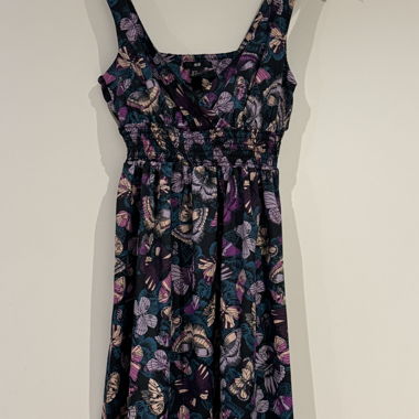 Robe d'été légère avec papillons