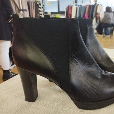 Bottines en cuir noir confortables