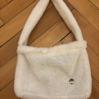 white shoulder bag