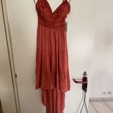 Korallfarbiges Langkleid