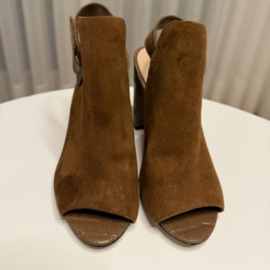 Sandali Guess