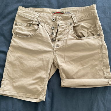 Shorts pour dames beige