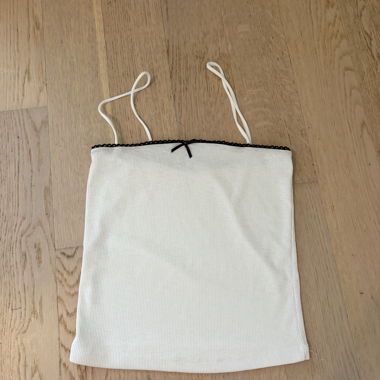 Crop Top weis mit Schleife