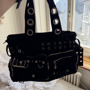 Sac à main en toile noire à clous