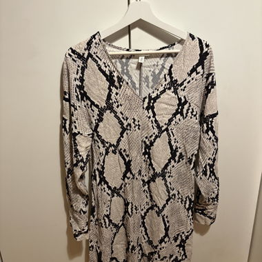 Robe maxi à manches longues motif serpent
