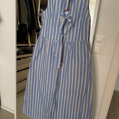 Robe sans manches rayée