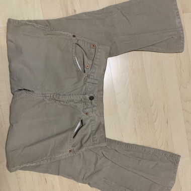 Levi’s beige corduroy trousers 28x30