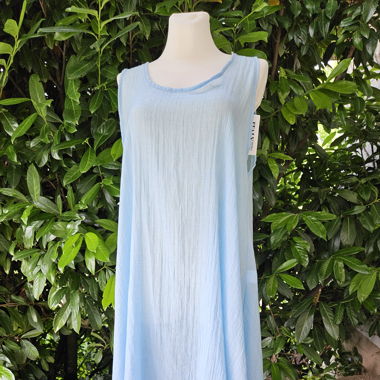 Robe légère semi-transparente