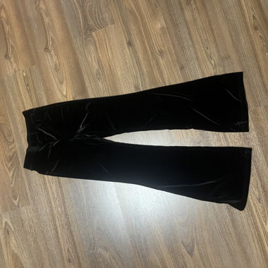 pantaloni svasati