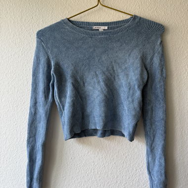 Hellesblaues T-Shirt