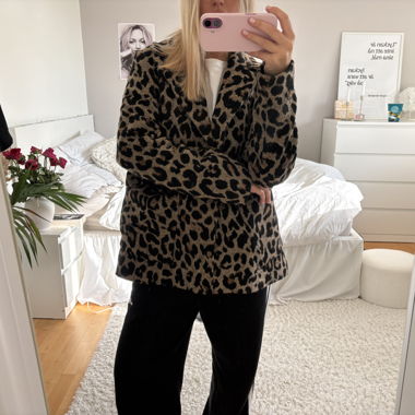 Leo Coat