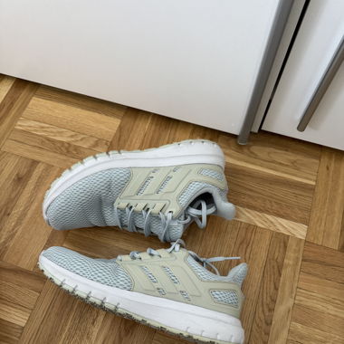 Adidas sneakers//36.5