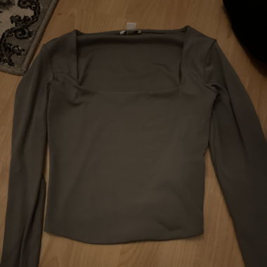 Crop long armed shirt