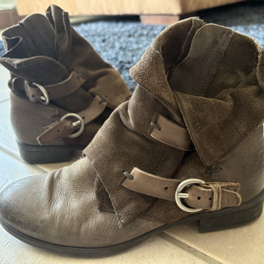 Bottines en cuir au look vintage - 37