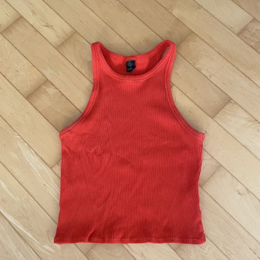 red URBAN OUTFITTERS tanktop