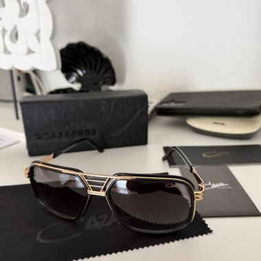 Lunettes de soleil Cazal Legends MOD 665 – état top