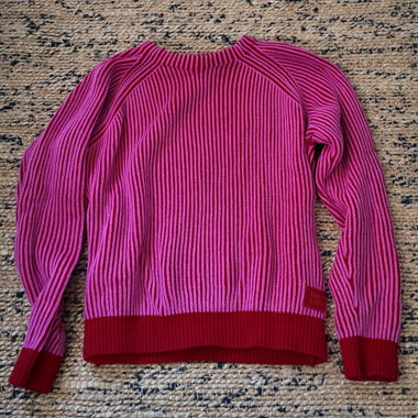 Gestreifter Pullover in Rosa und Rot