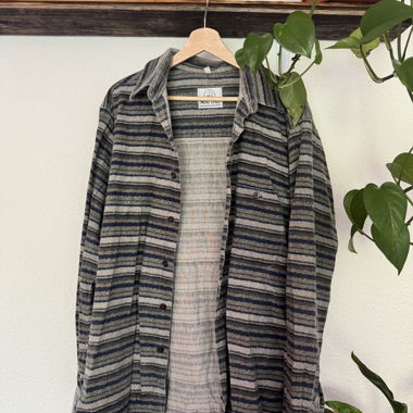 Gestreiftes Herrenhemd XL